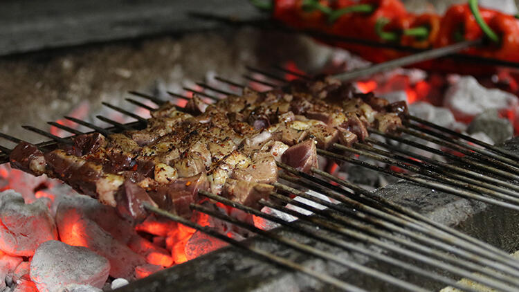 Tescilli Urfa ciğer kebabına ilgi salgın döneminde de hız kesmedi